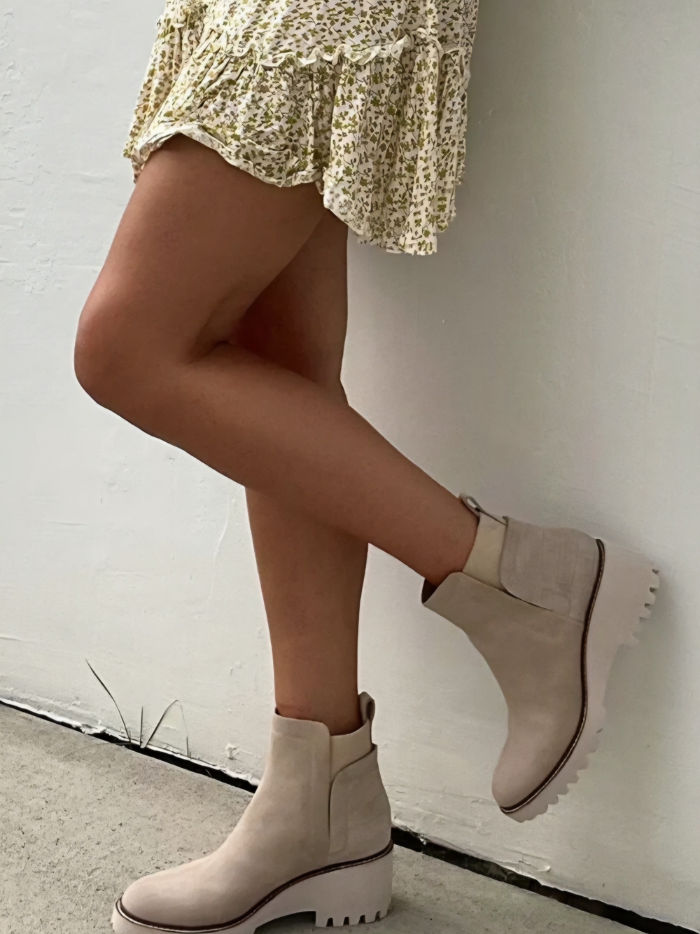 Dolce Vita H20 Huey Dune Suede Chelsea Lug Ankle Boots Sz 9.5 NWOB Waterproof